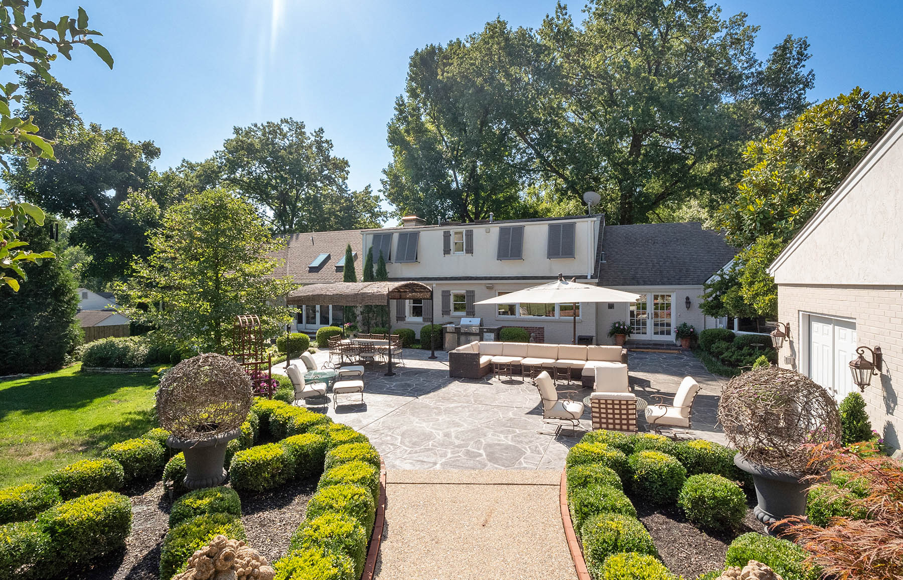 Laura Mccarthy Home Page