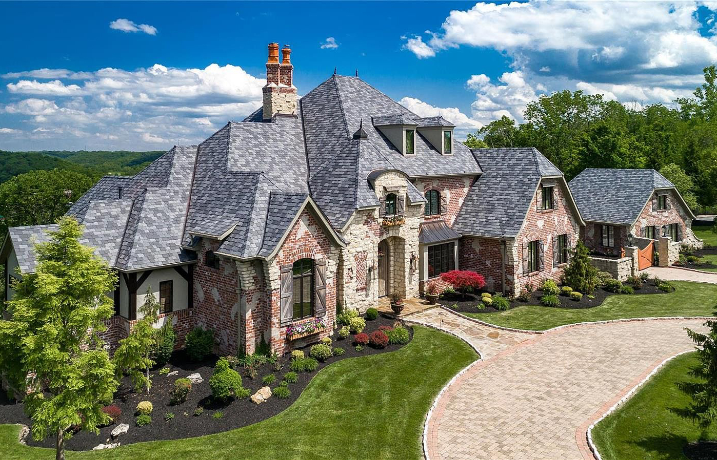 FEATURED HOME